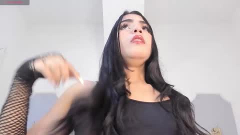 roxana_scott1 online show from March 18, 3:45 am