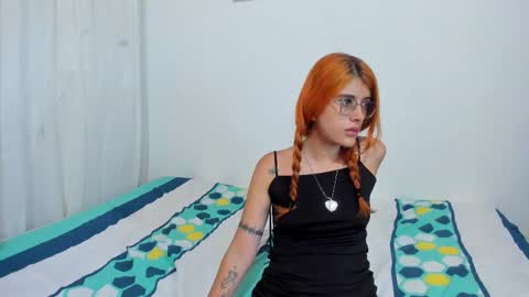 Snapshot of roxanajames__ chatting on September 10, 3:57 pm roxy online show from September 10, 3:57 pm