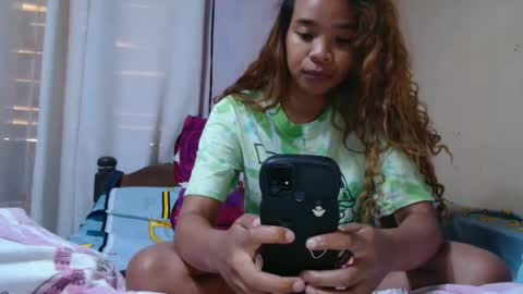 roxanne_98 online show from October 3, 5:27 am