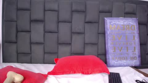 Snapshot of roxannehott chatting on February 22, 9:26 pm ross brown online show from February 22, 9:26 pm