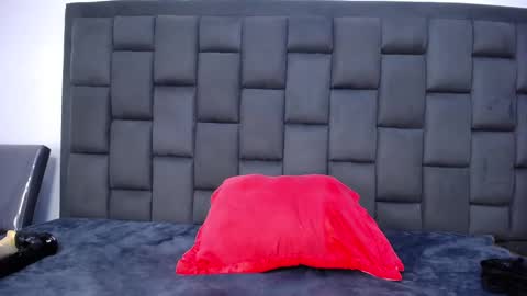 Snapshot of roxannehott chatting on February 21, 10:37 pm ross brown online show from February 21, 10:37 pm