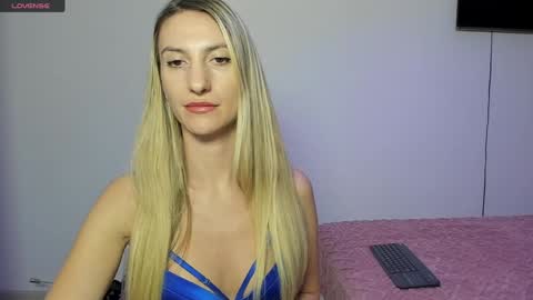 roxanne online show from December 2, 4:59 pm