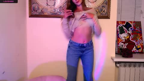 Roxa online show from September 27, 1:42 pm