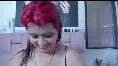 Snapshot of roxettemature chatting on March 8, 11:48 am RoxetteMature online show from March 8, 11:48 am