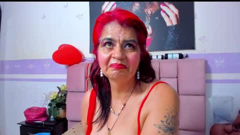 Snapshot of roxettemature chatting on February 14, 4:04 am RoxetteMature online show from February 14, 4:04 am