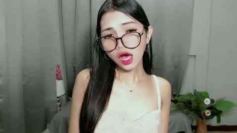 Snapshot of roxie_fuckdoll chatting on February 8, 9:46 pm Roxie online show from February 8, 9:46 pm
