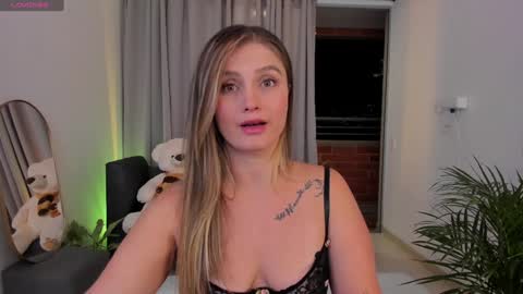  R O X I E  online show from February 8, 1:00 am