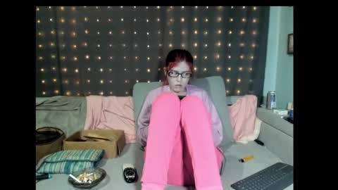 roxihazeleyes online show from February 23, 5:23 am