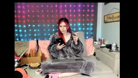 roxihazeleyes online show from February 24, 10:26 am