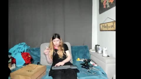 roxihazeleyes online show from January 10, 1:49 pm