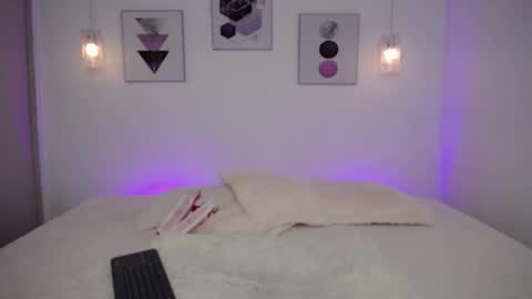 roxi online show from October 29, 1:29 am