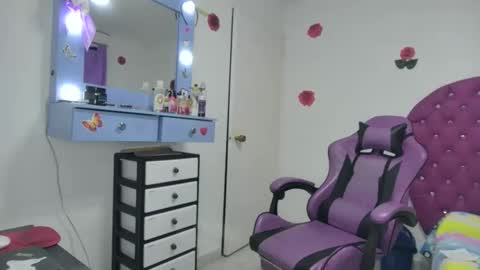 Roxy online show from March 18, 2:06 am