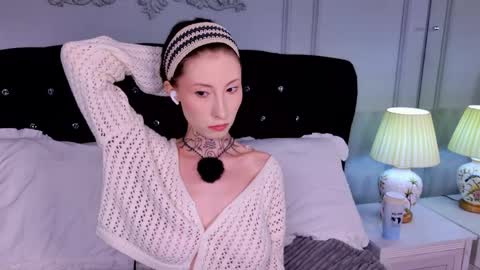 roxanne online show from May 18, 3:38 am
