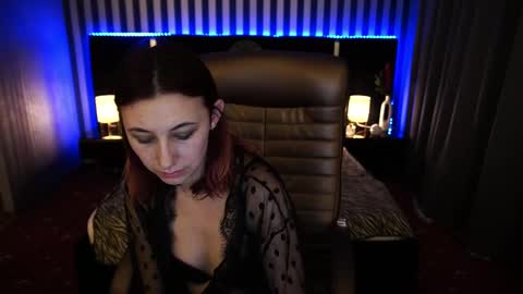 Snapshot of roxy_rayy chatting on March 5, 4:45 am roxy_rayy online show from March 5, 4:45 am
