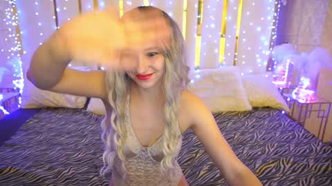 Snapshot of roxy_rayy chatting on February 4, 10:10 am roxy_rayy online show from February 4, 10:10 am