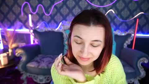 Snapshot of roxy_rayy chatting on February 13, 4:32 am roxy_rayy online show from February 13, 4:32 am