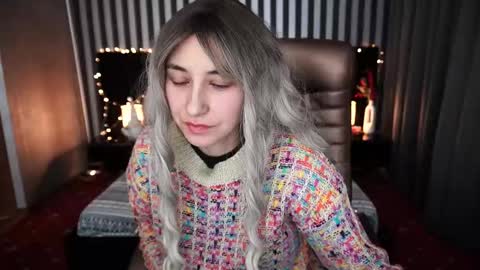 Snapshot of roxy_rayy chatting on January 2, 2:11 am roxy_rayy online show from January 2, 2:11 am