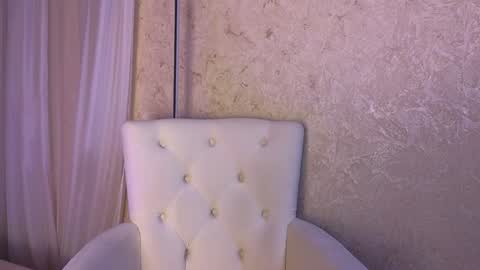 Snapshot of roxy_riot_ chatting on February 26, 1:25 am roxy_riot_ online show from February 26, 1:25 am