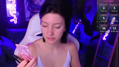 roxy_riot_ online show from March 29, 1:40 am