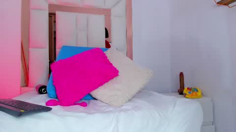 roxy_sexy69 online show from July 31, 9:05 pm