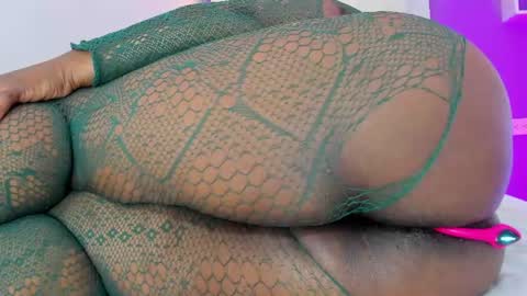 roxy_sexy69 online show from July 16, 8:01 pm