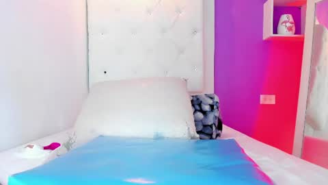 roxy_sexy69 online show from July 4, 1:37 pm