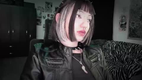 Roxy Independient model Help me to reach 50 thumbs up online show from June 11, 1:16 am
