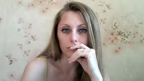 roxyfox18x01 online show from May 29, 2:48 pm