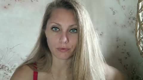 roxyfox18x01 online show from October 8, 6:41 am