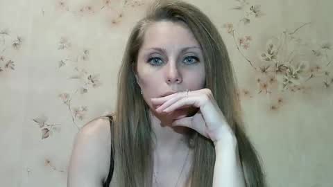 roxyfox18x01 online show from April 29, 7:19 pm