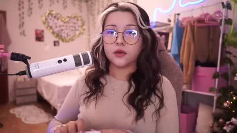 roxysuh online show from January 17, 8:24 am