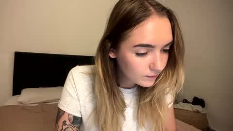 Roxy online show from April 10, 2:33 pm