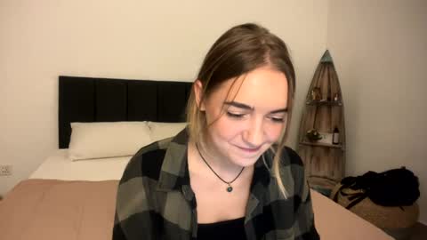 Roxy online show from April 1, 1:41 pm