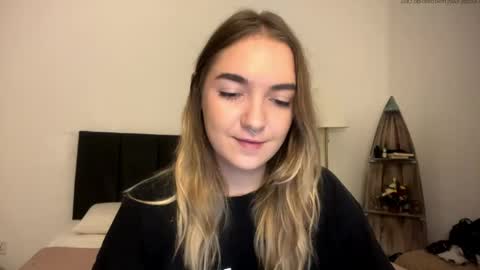 Roxy online show from April 24, 1:46 pm