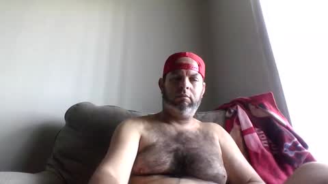 Snapshot of rubbingoneout714 chatting on February 17, 6:17 pm rubbingoneout714 online show from February 17, 6:17 pm