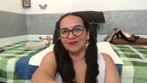 Snapshot of ruby_brown_ chatting on September 17, 7:39 pm Ruby online show from September 17, 7:39 pm