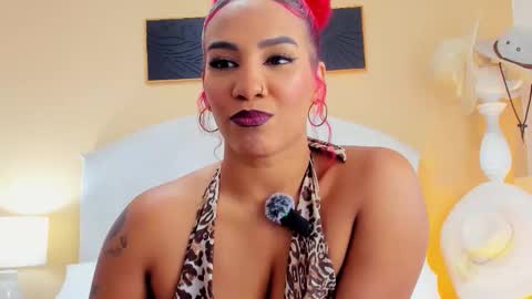 ruby_rogers_ online show from February 21, 6:55 pm