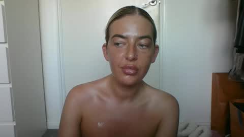 rubyredxxxoxxx online show from January 11, 12:40 pm