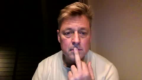Snapshot of rudeski chatting on December 4, 7:28 pm rudeski online show from December 4, 7:28 pm