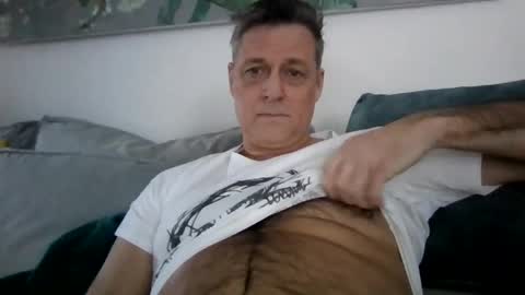 Snapshot of rudeski chatting on February 9, 3:23 pm rudeski online show from February 9, 3:23 pm