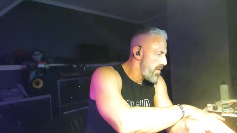 Snapshot of ruffi77 chatting on September 14, 7:15 pm Chico que rico Caliente online show from September 14, 7:15 pm