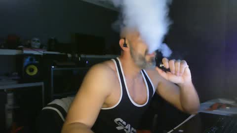 Snapshot of ruffi77 chatting on February 22, 12:38 am Chico que rico Caliente online show from February 22, 12:38 am