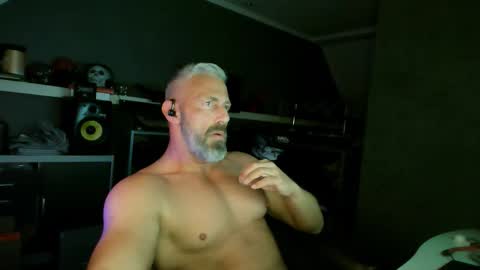 Snapshot of ruffi77 chatting on September 24, 10:38 pm Chico que rico Caliente online show from September 24, 10:38 pm