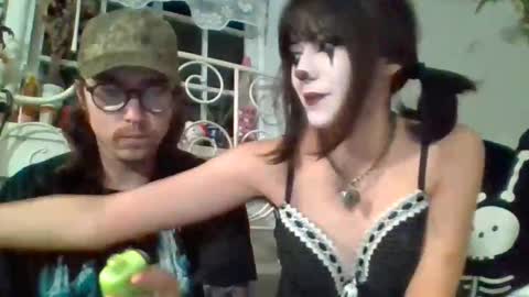 ruinedsistr online show from November 10, 4:48 am