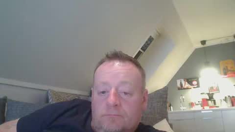 Snapshot of runepetter chatting on December 3, 8:01 pm bignorwegian online show from December 3, 8:01 pm