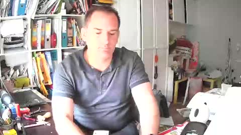 runner1978 online show from April 13, 9:24 am