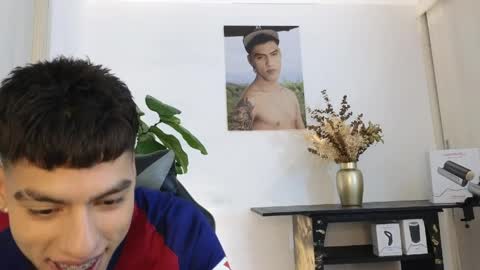  R U S S E L L  online show from April 9, 12:58 am