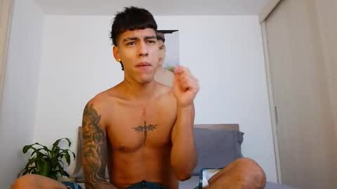  R U S S E L L  online show from March 23, 5:07 pm