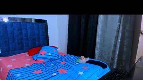 russo_fox online show from March 19, 1:33 am