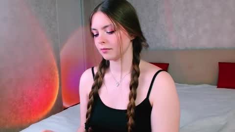 RutaYoung online show from May 20, 6:14 pm